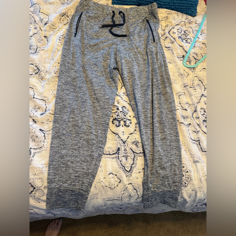 Large Joe Fresh Heather Gray women’s joggers